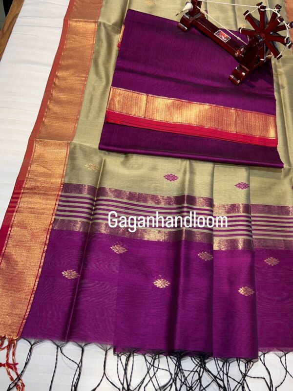 🌸 Maheshwari Handloom Tissue Saree – A Royal Blend of Tradition & Shine