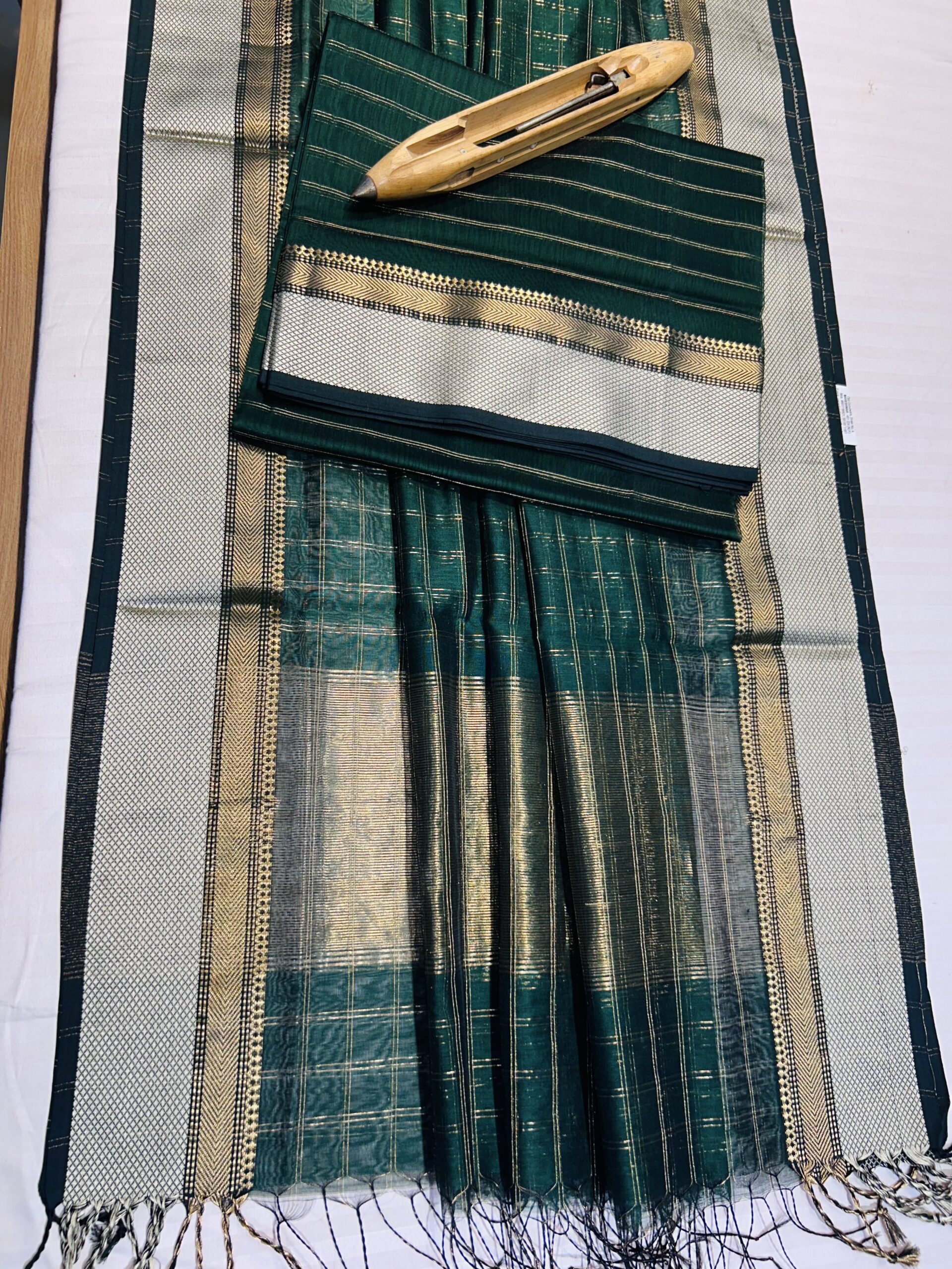 Maheshwari Handloom Top Dupatta – Jari Checks Design