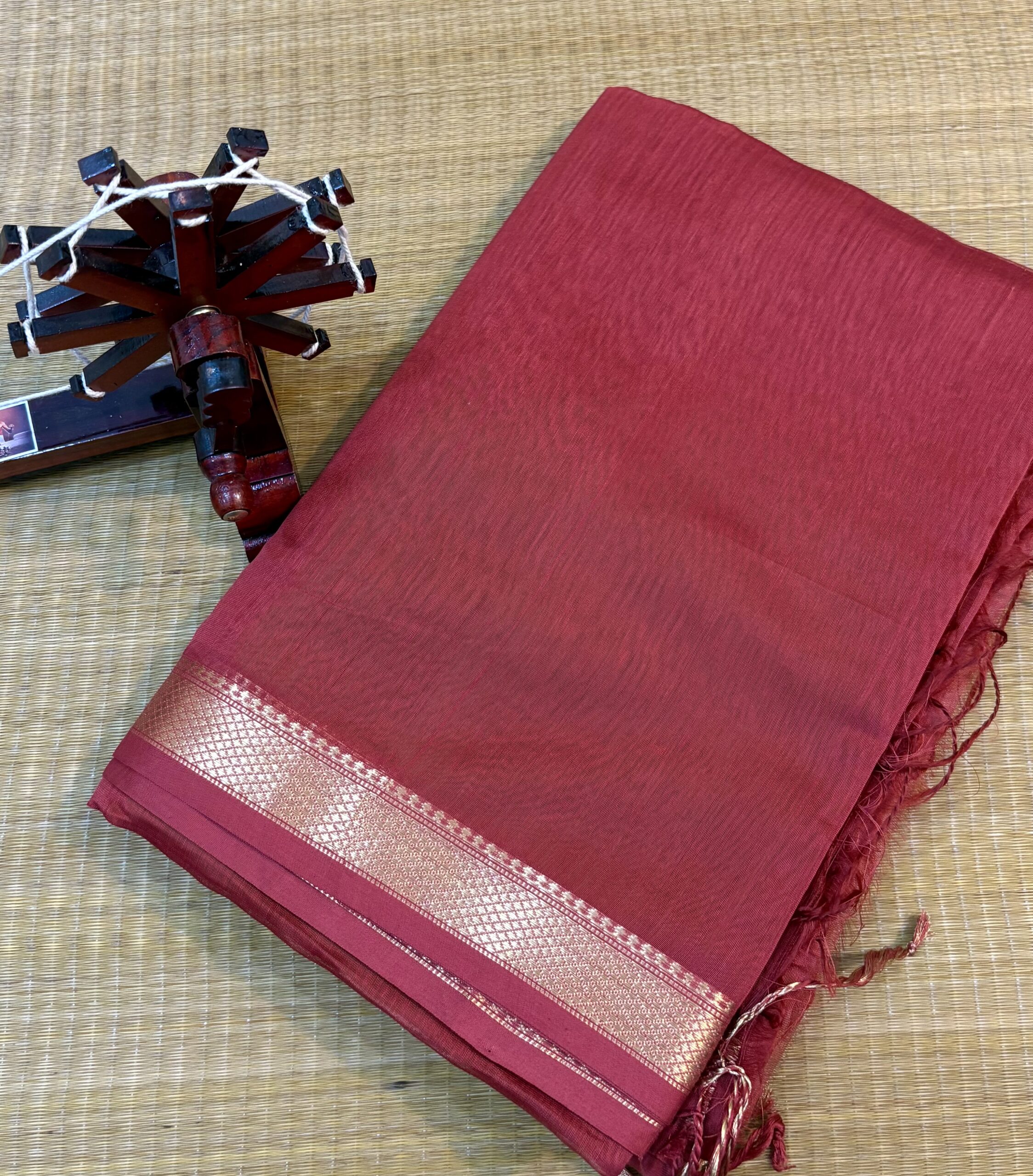 Maheshwari Handloom Silk by Cotton Saree with Kosa Silk Pallu