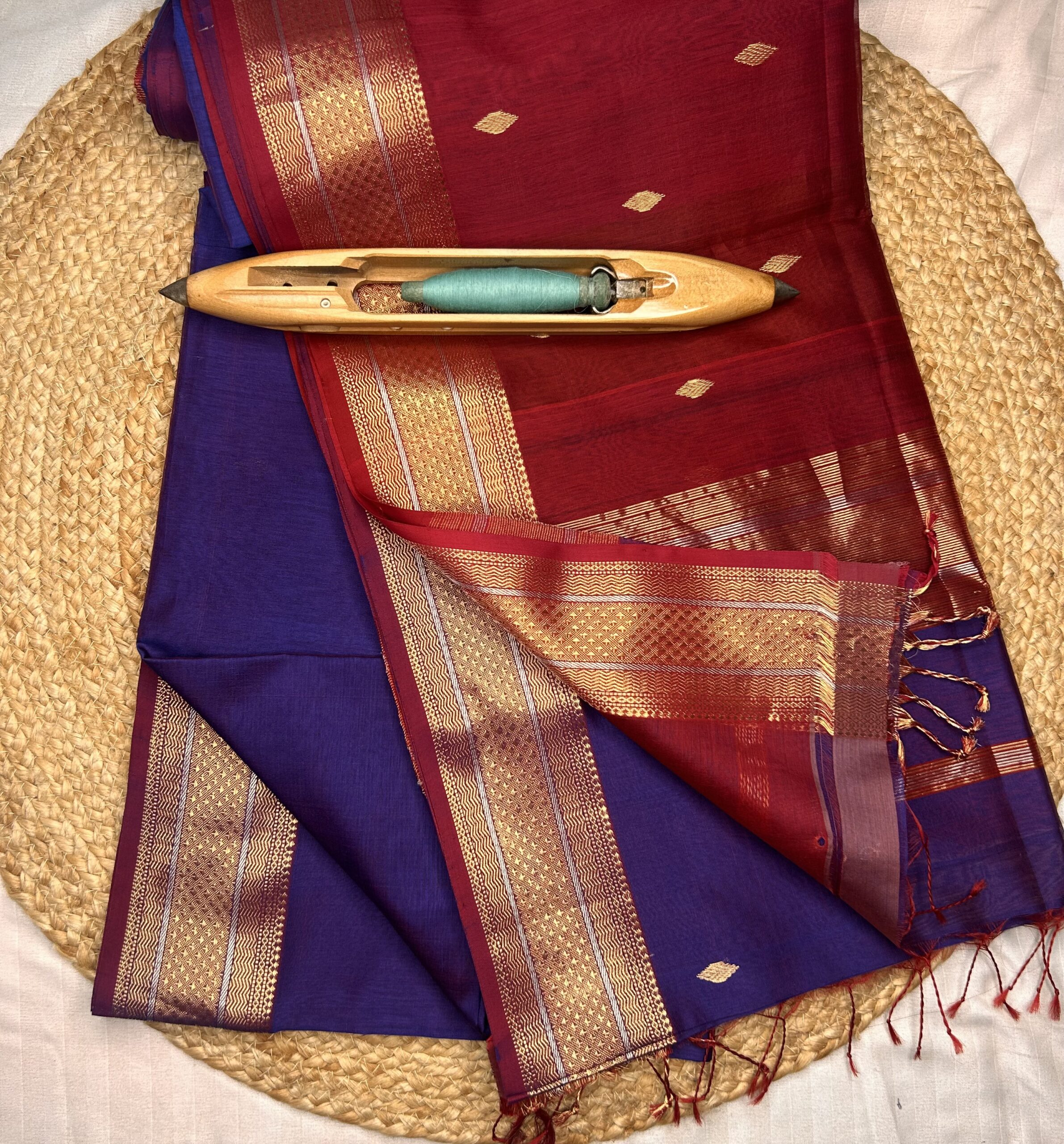 Maheshwari Jari Border Buti Saree