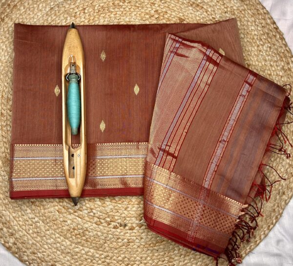 Maheshwari Jari Border Buti Saree