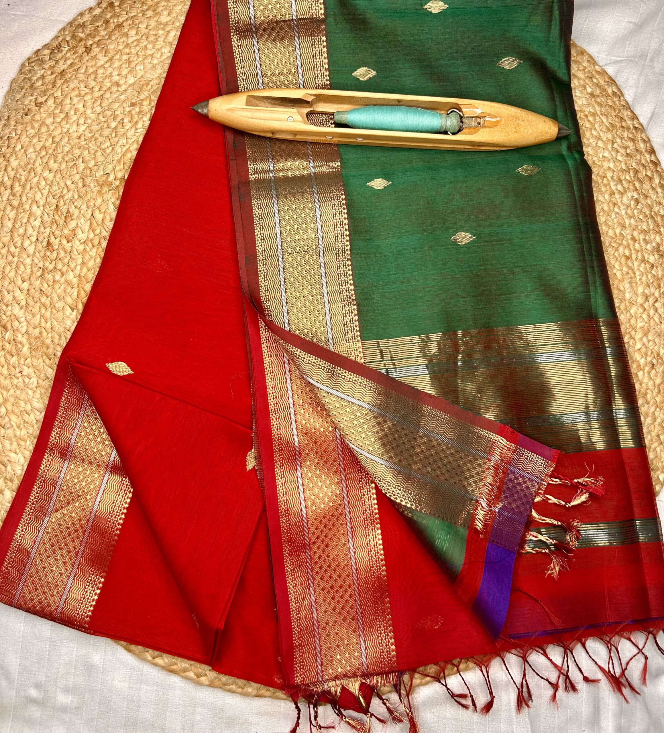 Maheshwari Jari Border Buti Saree