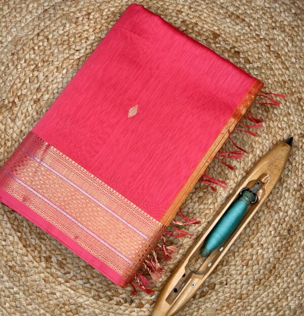 Maheshwari Jari Border Buti Saree