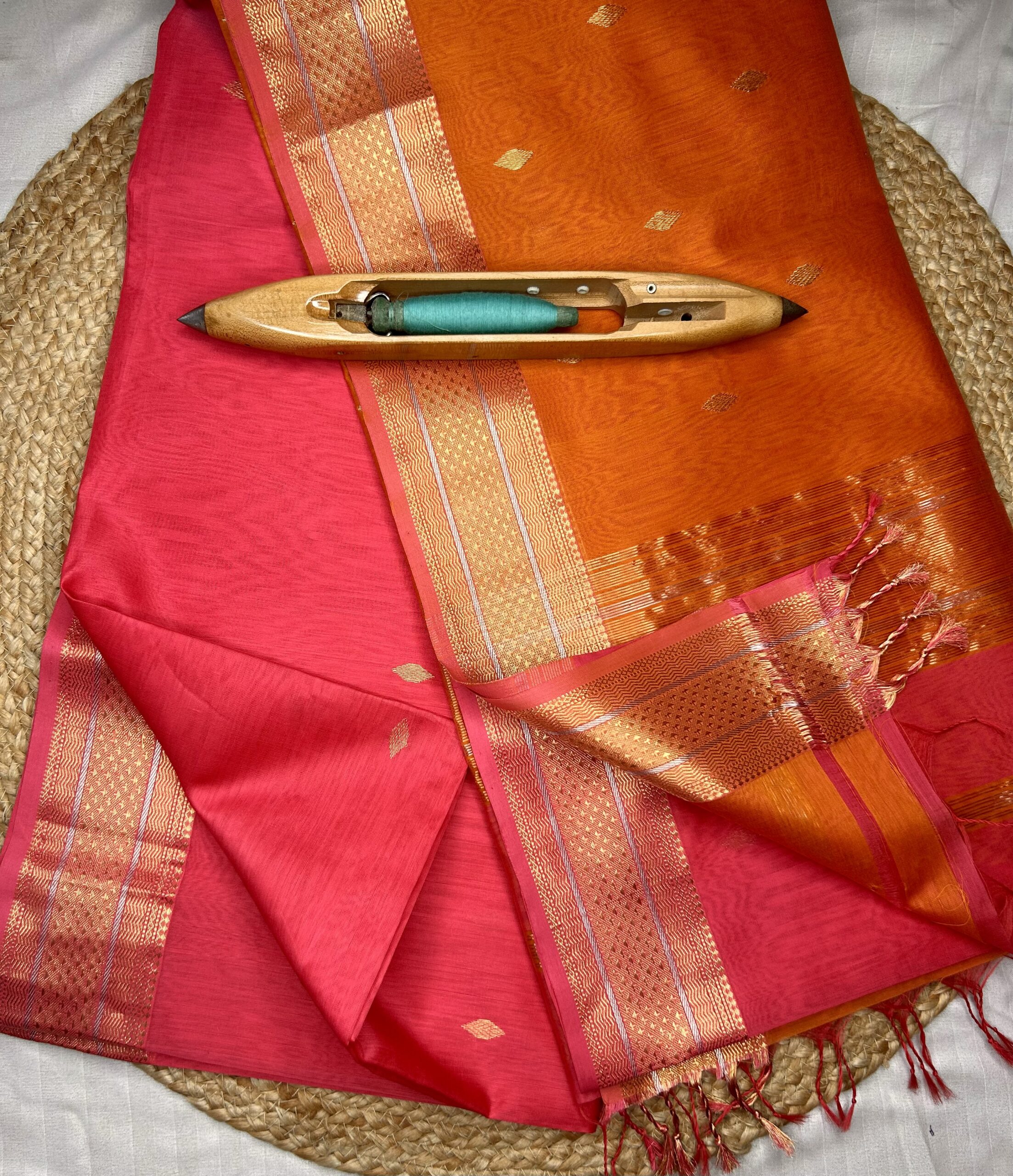 Maheshwari Jari Border Buti Saree