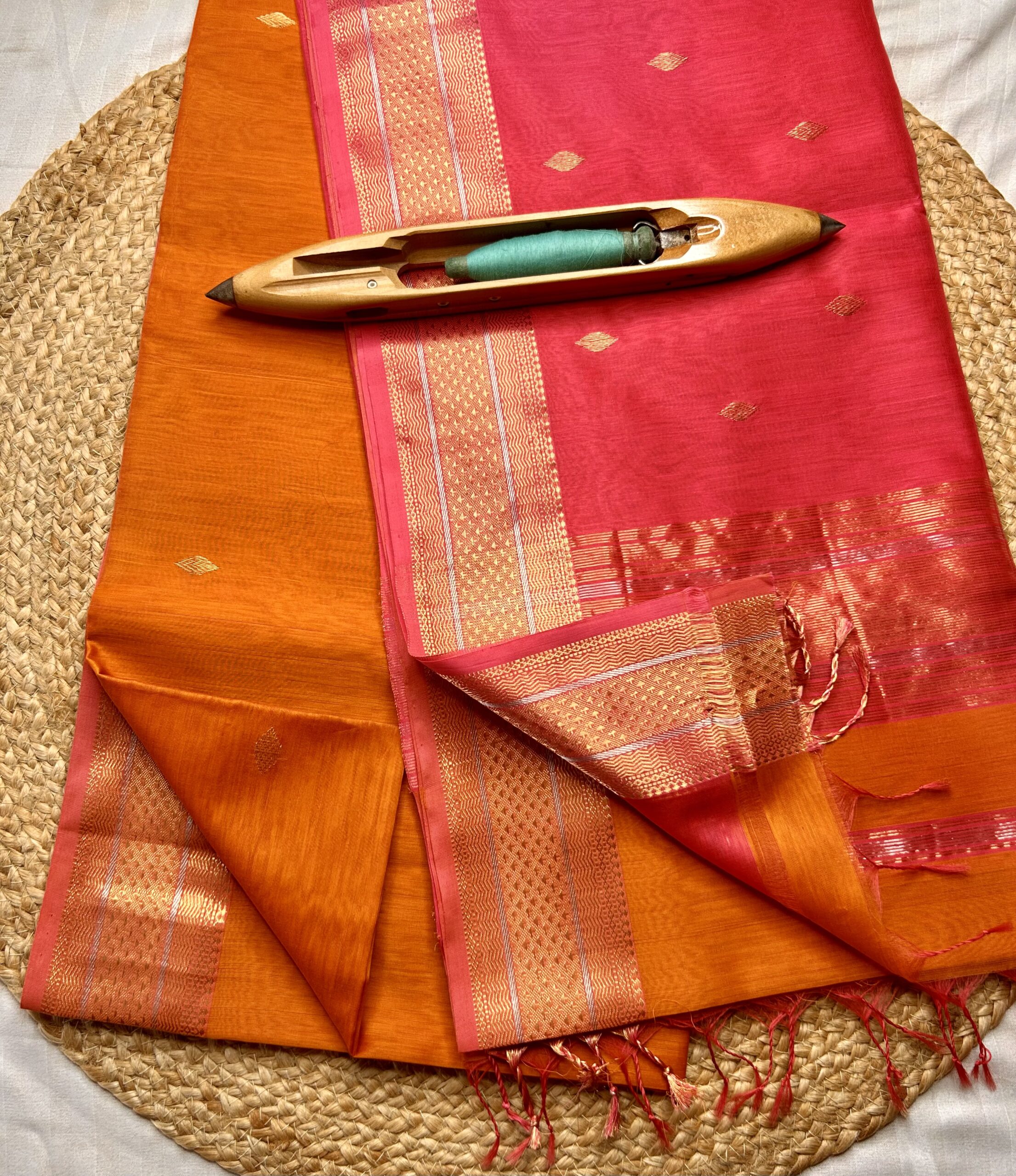 Maheshwari Jari Border Buti Saree
