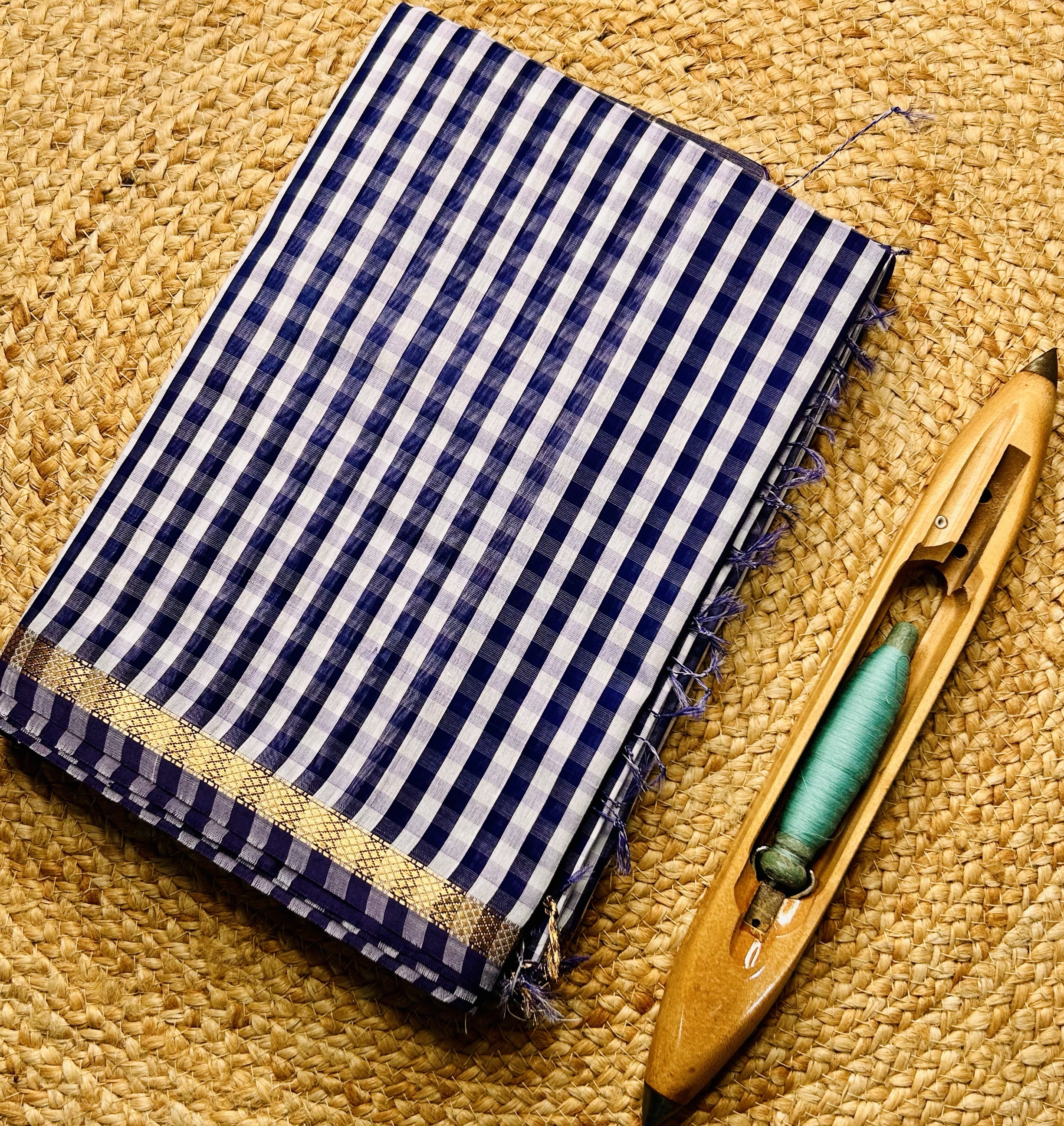 Maheshwari Checks Saree with Buti Palla